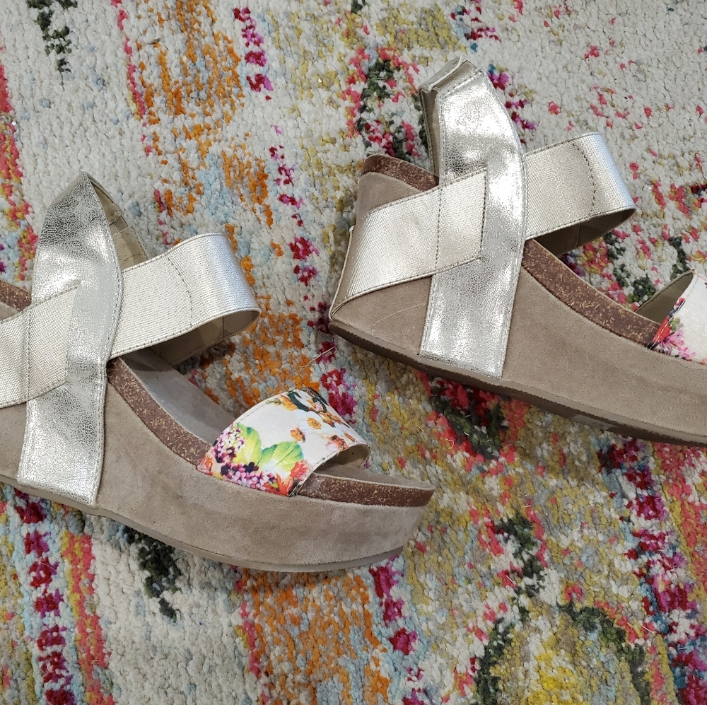 Wedge sandals